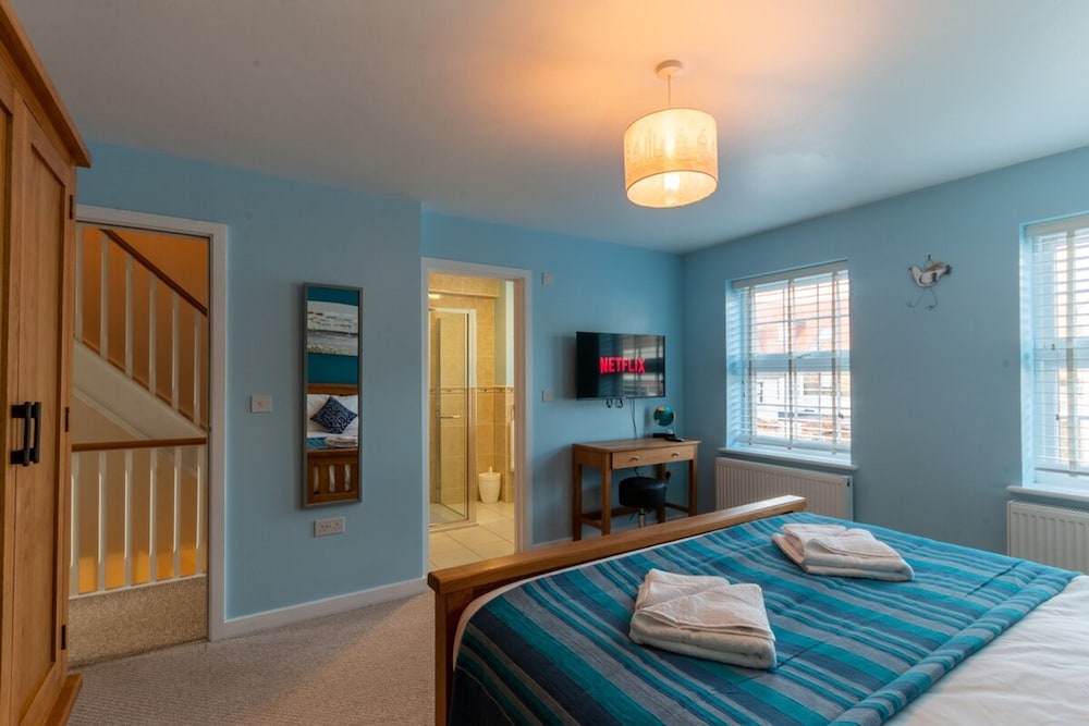 Stylish Margate Coastal Home Parking By Adliv
