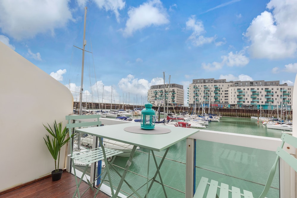 On the Water 3 with Free Parking | By My Getaways view 3
