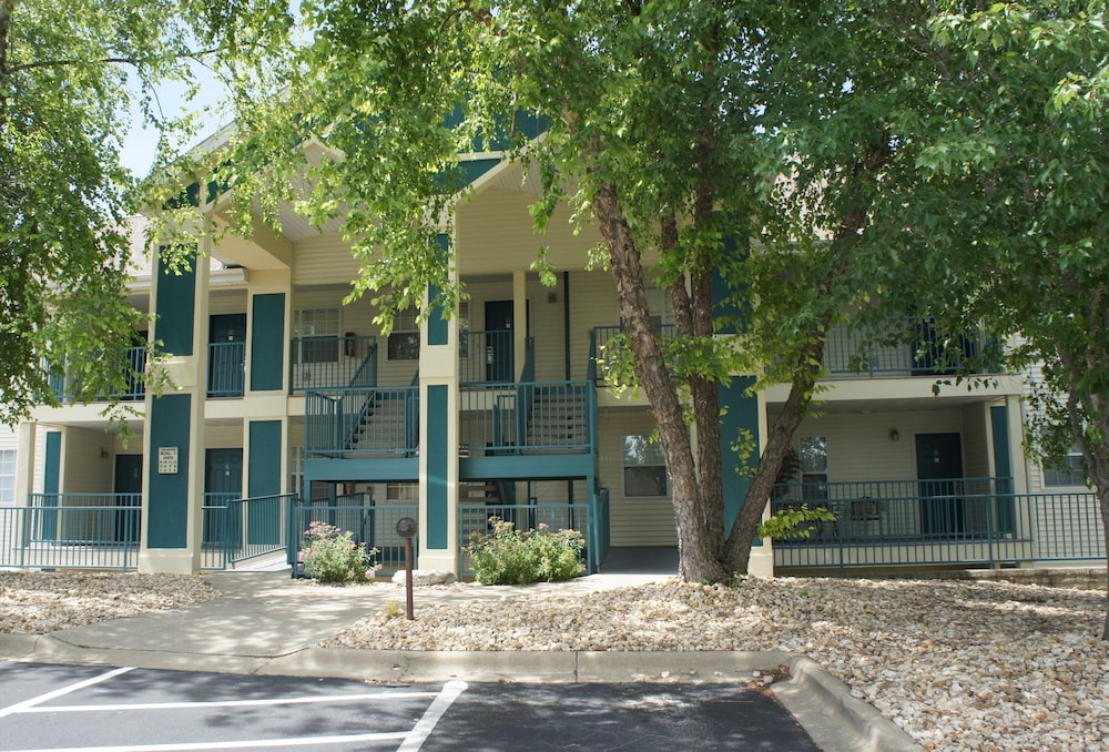 Hotel Romantic Branson Condo - Image 1