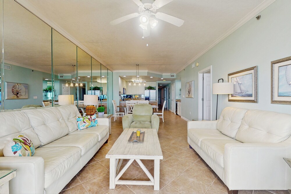 4BR Condo w/ Gulf Views & Amenities
