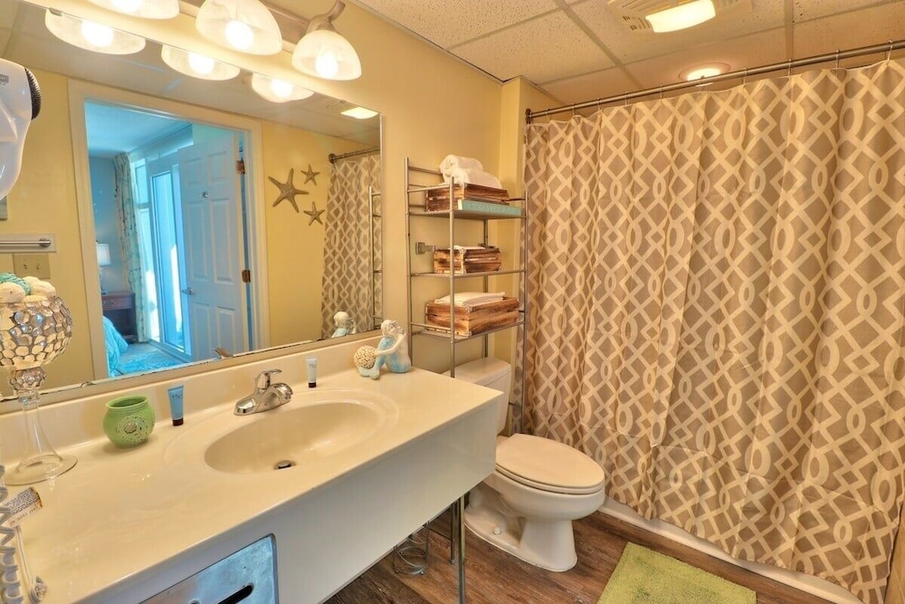 Holiday Sands South 411 2 Bedroom Condo
