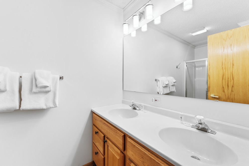 Saddle Ridge Townhomes #253 : 2
