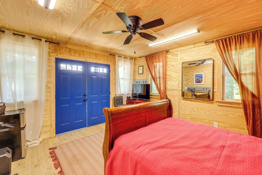 Private On-site Boat Dock: Remote Cabin in Titus