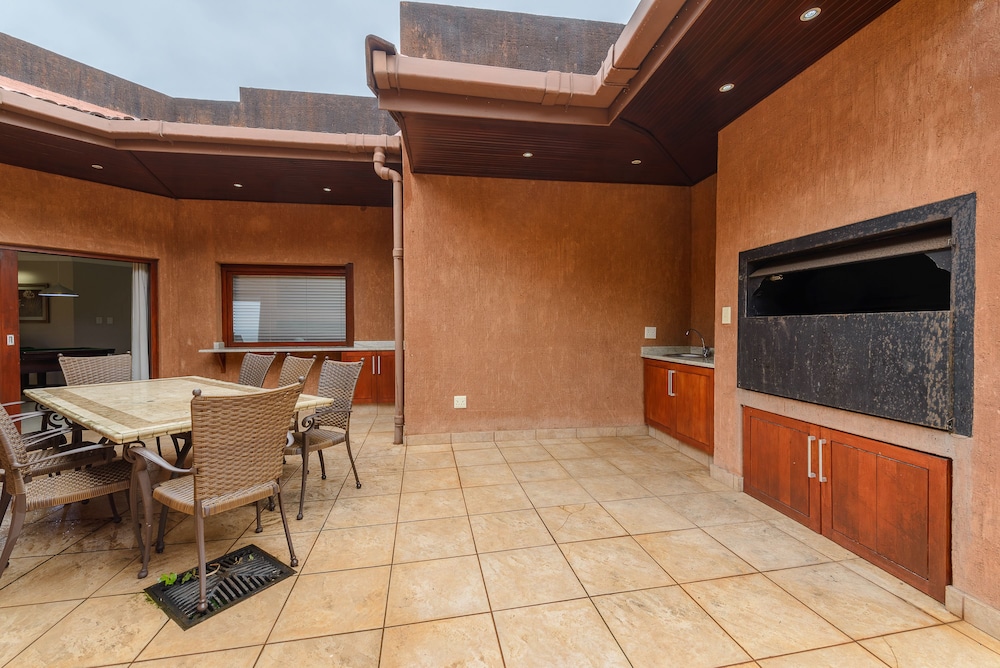 San Lameer Villa Rentals 14328