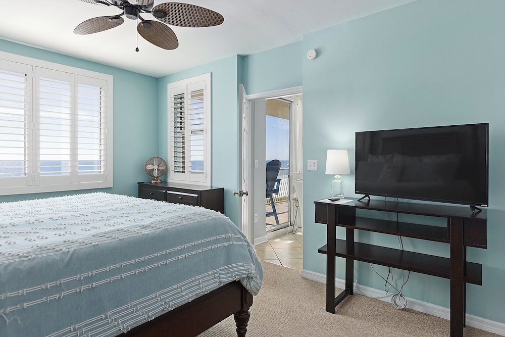 Emerald Key by Southern Vacation Rentals