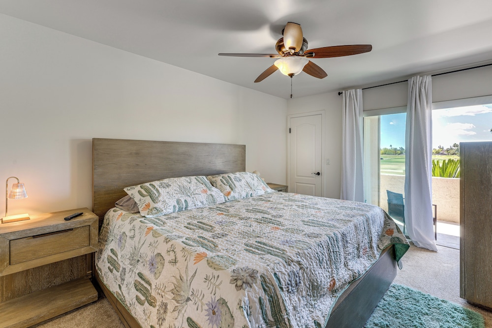 Golf Views & Pool Access: Central Scottsdale Condo