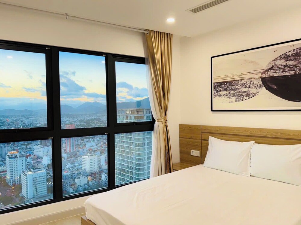 Gold Coast Balcony Serviced Apartment