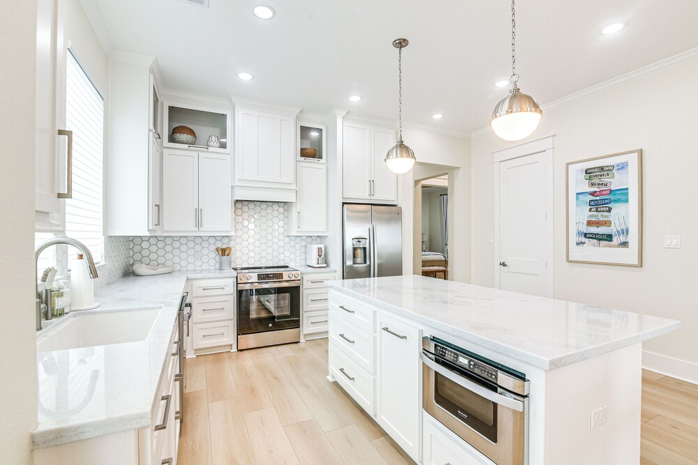 Walk to Beach: Galveston Gem w/ Pool Access