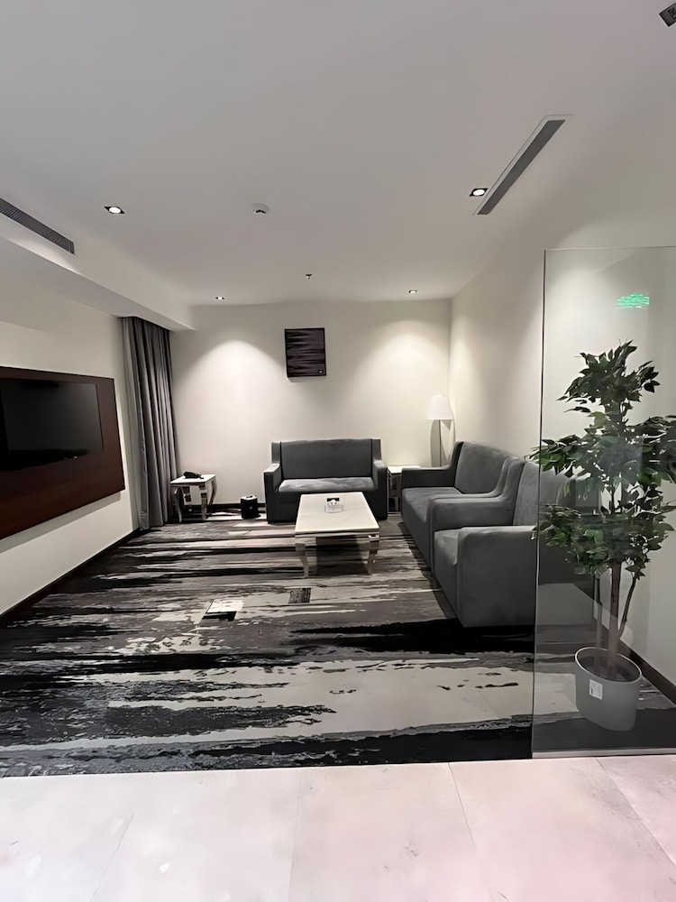 Kayan Serviced Apartments