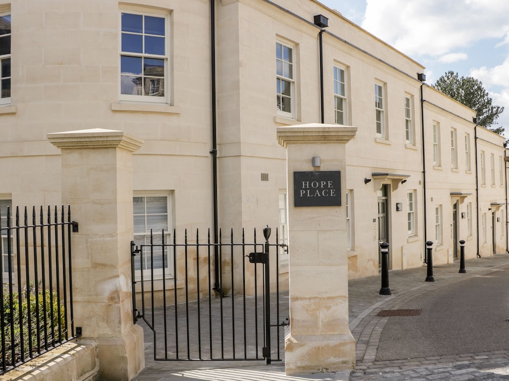 35 Hope Place