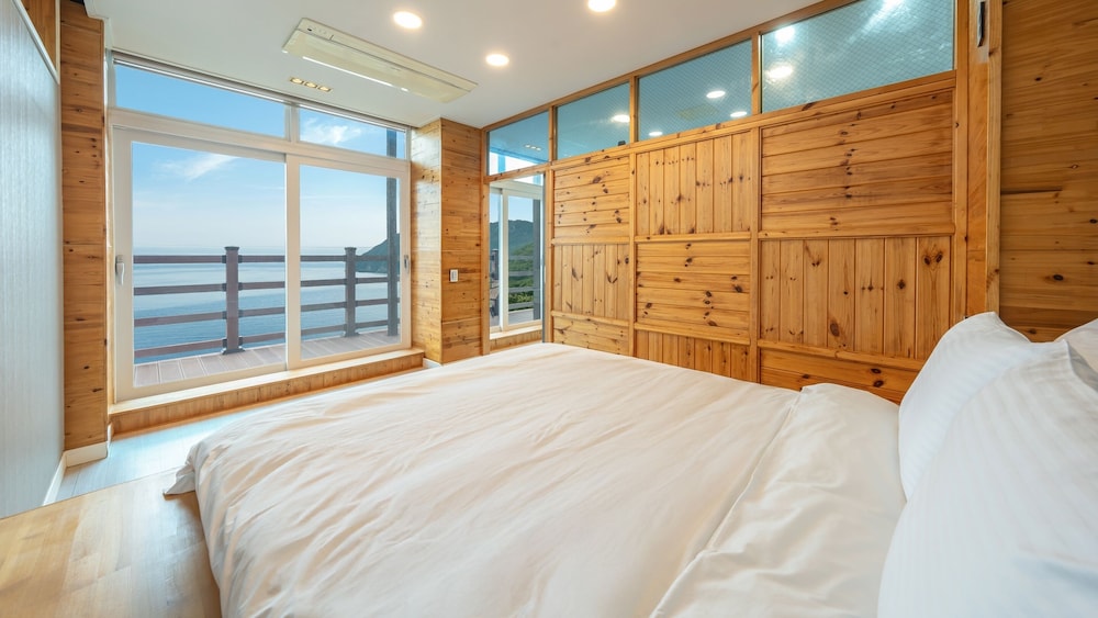 Geoje Inbito Pension