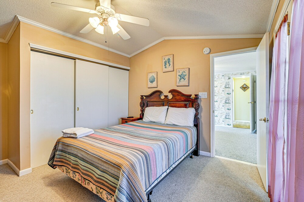 Walk to Surfside Beach: Home w/ Pool Access