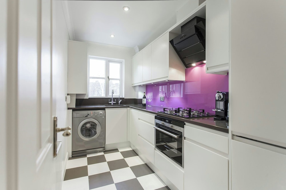 Theed Street by Onefinestay