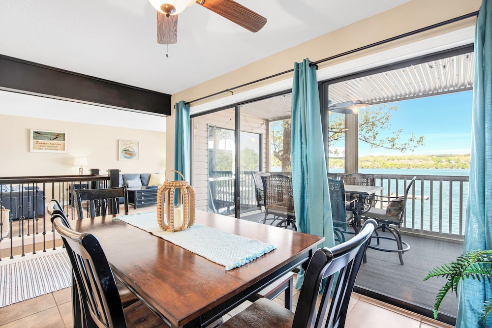 Spacious Family Friendly 3 Bed/3 Bath w/ Amazing Views, Lakeside Pool, & Boat Slip