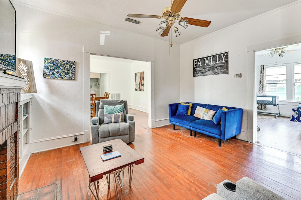 Home w/ Yard - Close to Hospitals, Dtwn Shreveport