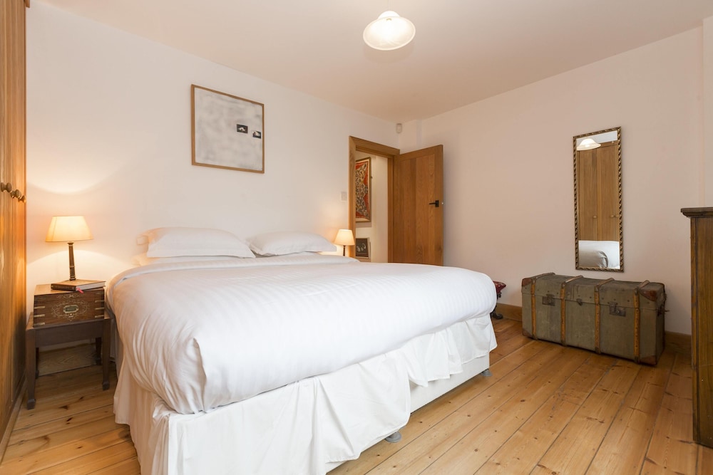 Godfrey Street II by Onefinestay