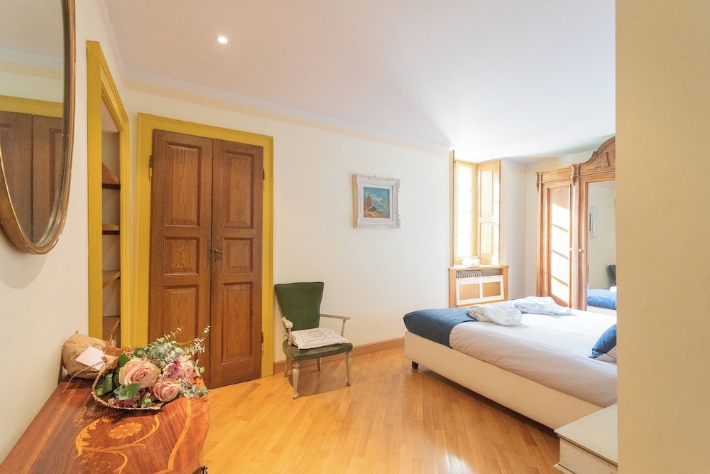 Villa Torre di Palanzo With Magnificent View by Rent all Como
