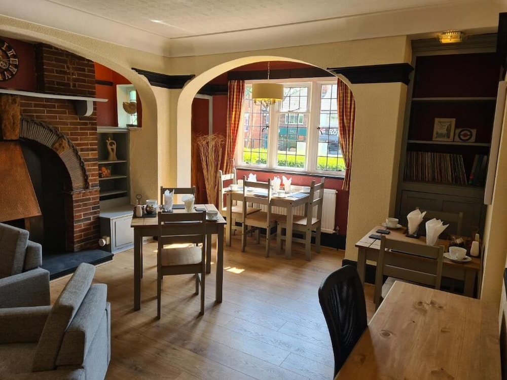 Tudor Lodge Hotel