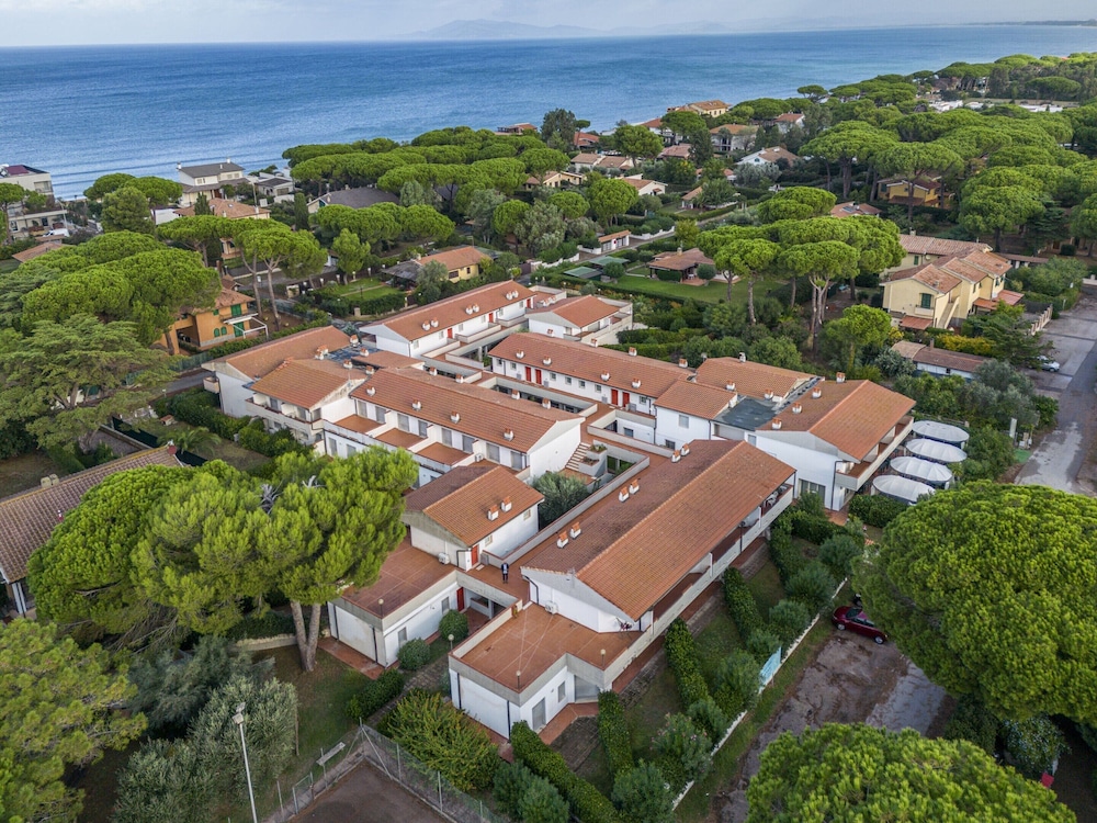 Scenic Holiday Home in Giannella near Beach view 3