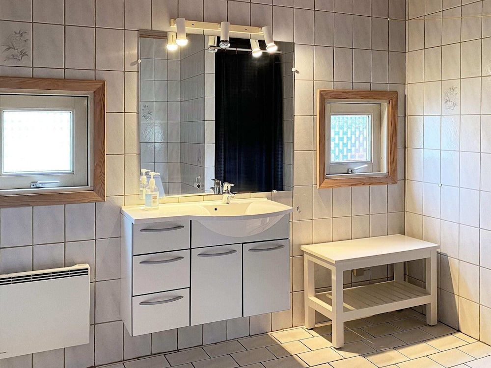 6 Person Holiday Home in Blavand