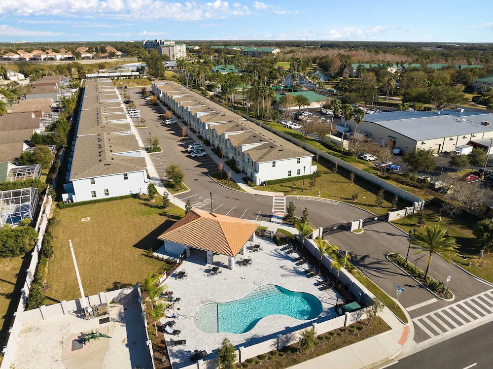 Super Close- Disney s Parks w Theme Rooms Pool