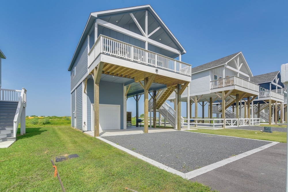 Deck & Patio: Recently Built Bolivar Peninsula Gem