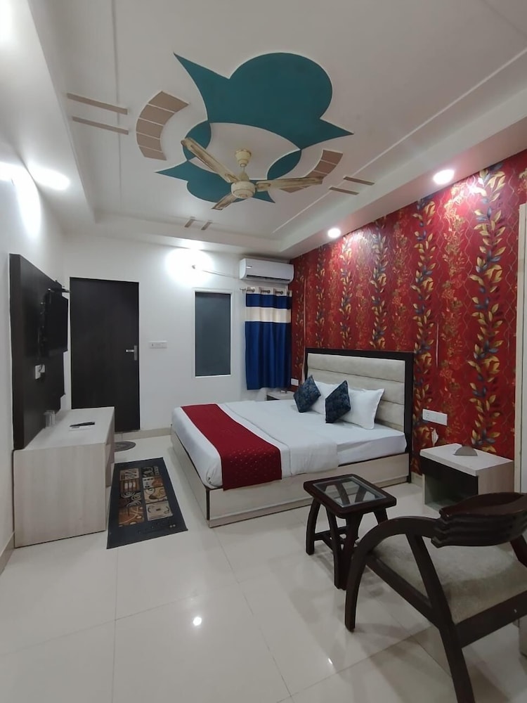 HOTEL AERO HOMESTAY
