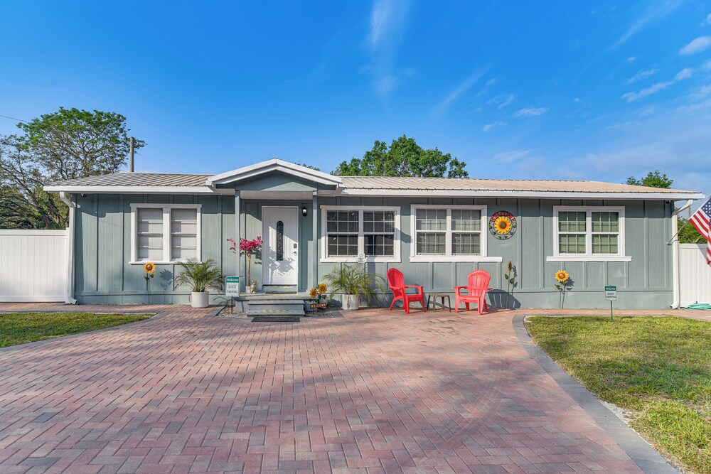 6 Mi to Busch Gardens: Family & Pet Friendly Home