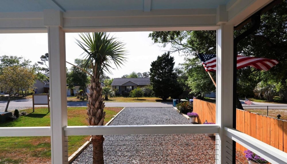 New Listing Lux Beach House Dog Friendly