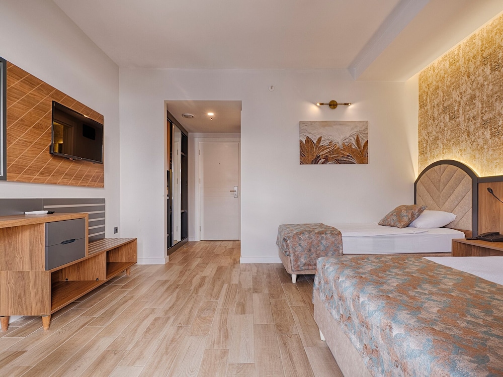 Grand Uysal Beach&Spa Otel - Hepsi Dahil - Image 11