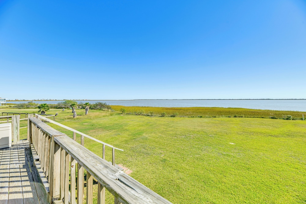 Powderhorn Lake House w/ Grill + Water Views!