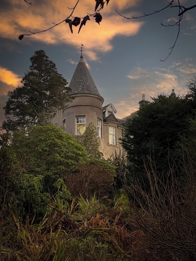 Glencruitten House