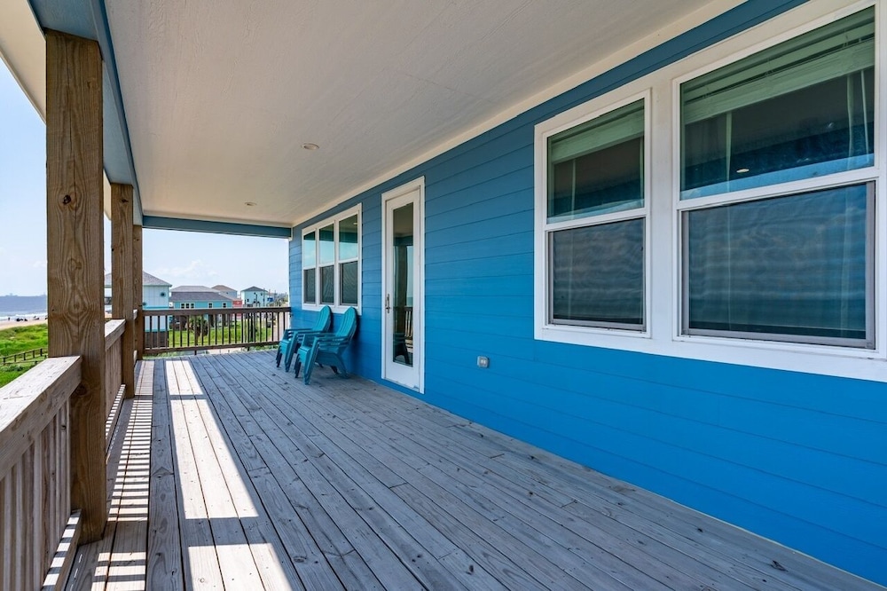 Oceanfront Manor 4 Bedroom Home