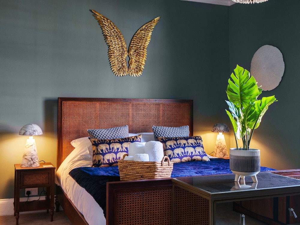 Regatta House