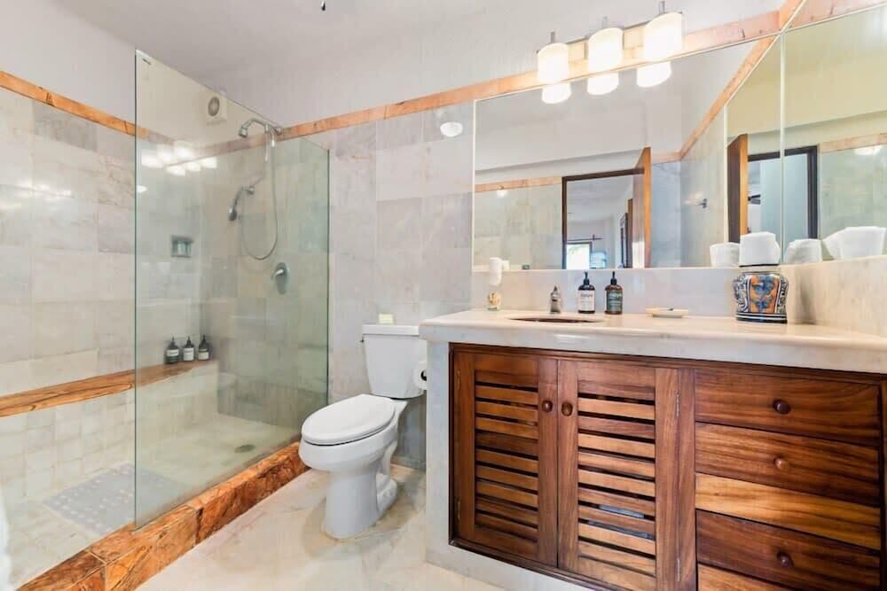 Ocean View 2Br Condo-balcony-beach-pool - 212