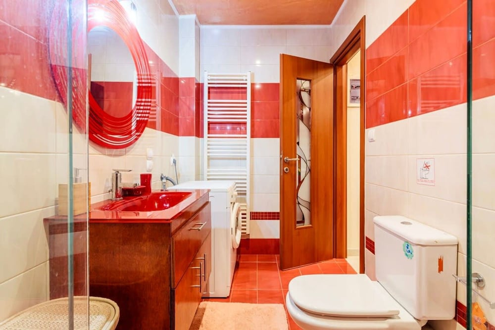 Athens Strawberry Hideaway - City Chic Retreat