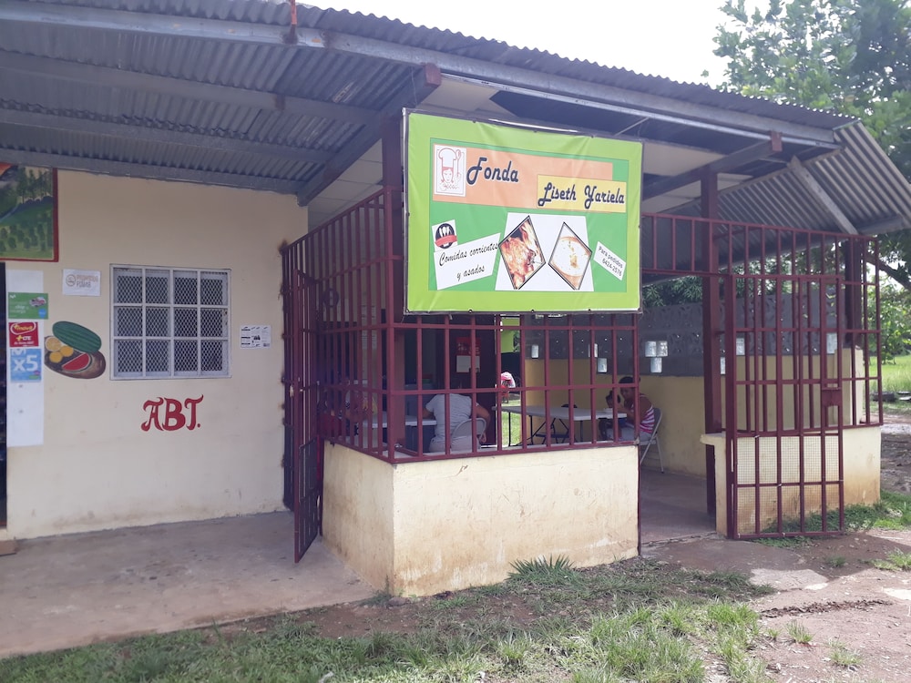Hostal Brisas Calobreñas