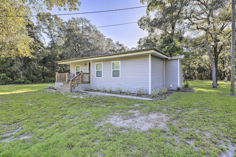 Updated Home Near Manatee Springs State Park!