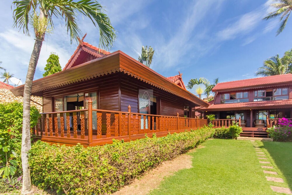 5BR Beachfront Villa Bangrak