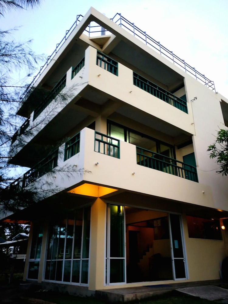 Aow Noi Sea View Resort