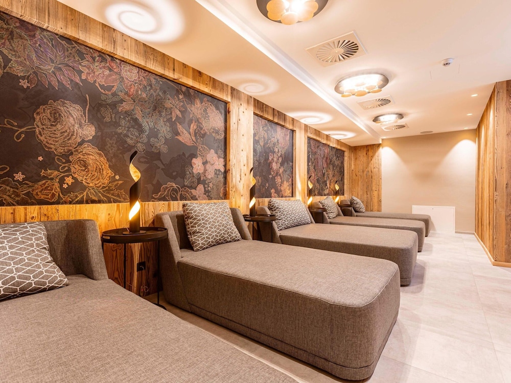 Modern Holiday Apartment With 2 Bedrooms in Fugen