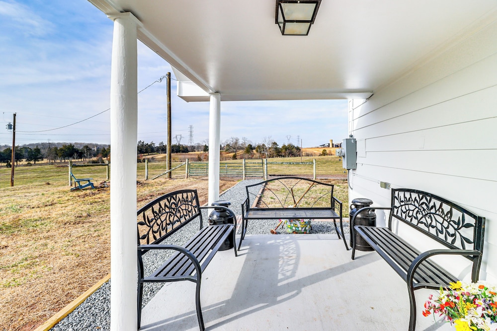 Fire Pits, Creek View: Historic Virginia Farmhouse