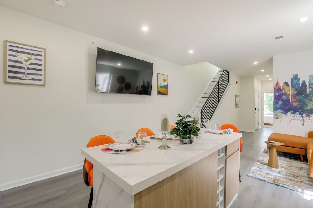 Penthouse Condo w/ Rooftop Deck in Philadelphia!