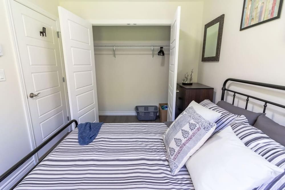 Saint John Vacations - Gorgeous Condo Near UNB Hospital w Parking 202 - Property Image 4