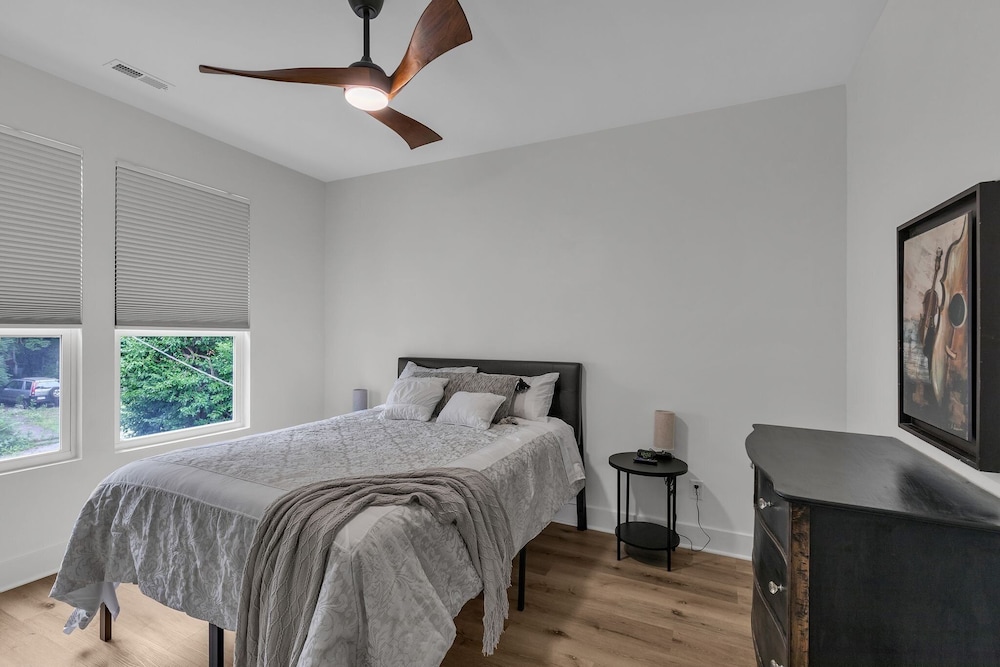 Brand-new 4br Unique Design Near Downtown Indy 4 Bedroom Home