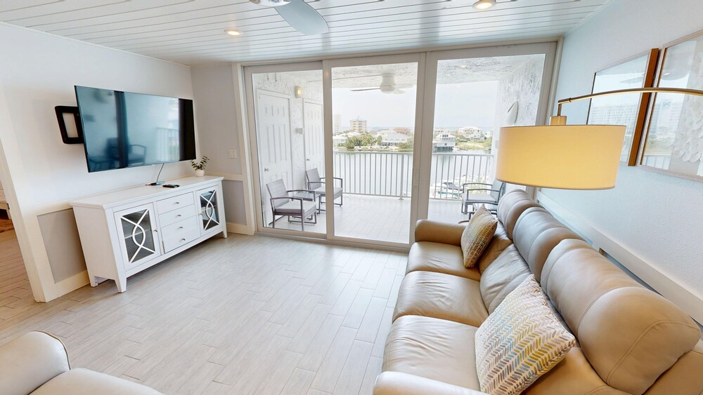 Dolphin Point 604c 2 Bedroom Condo