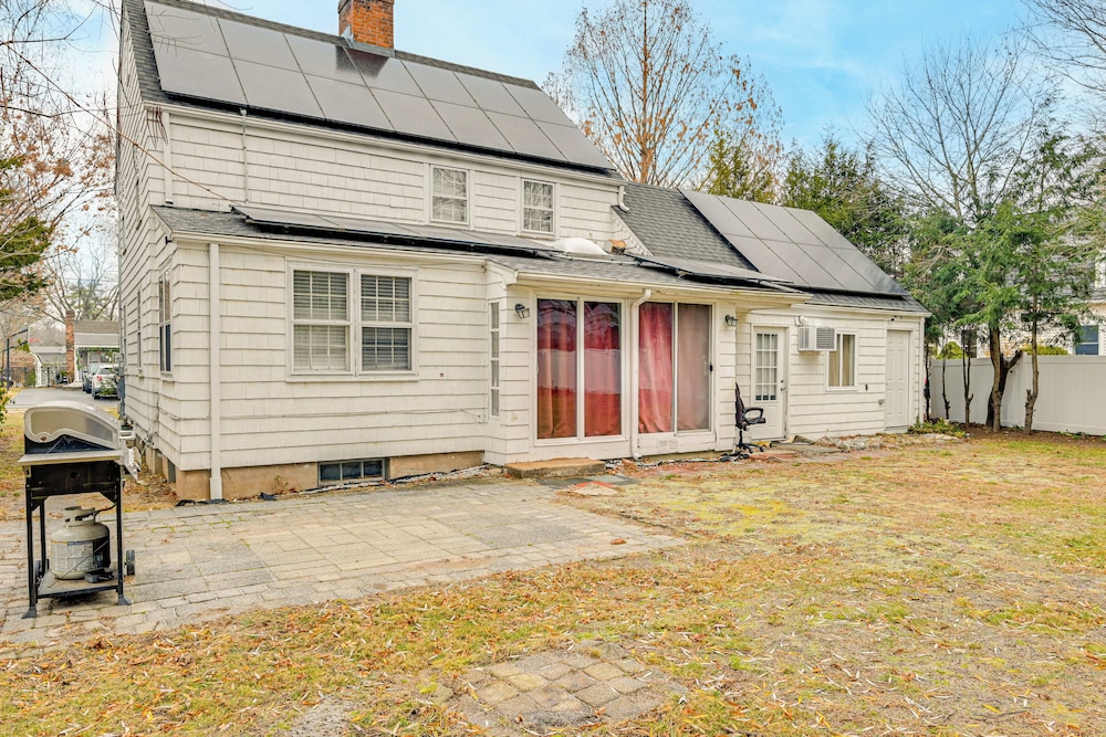 1 Mi to Connecticut River: Home w/ Large Backyard