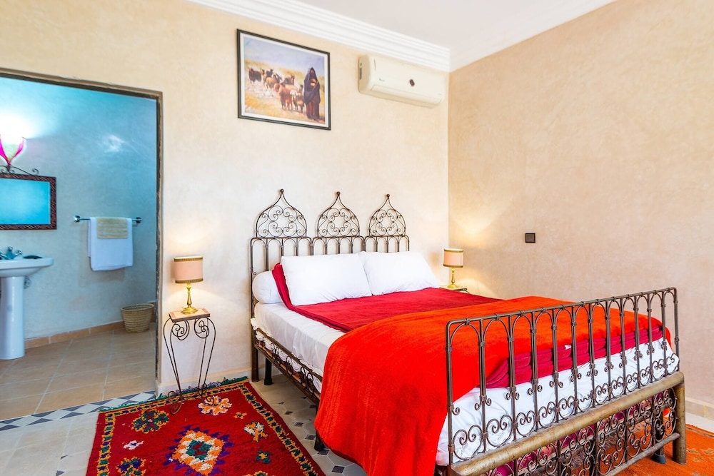 Amazing Riad-hotel In Lalla Takerkouste view 4