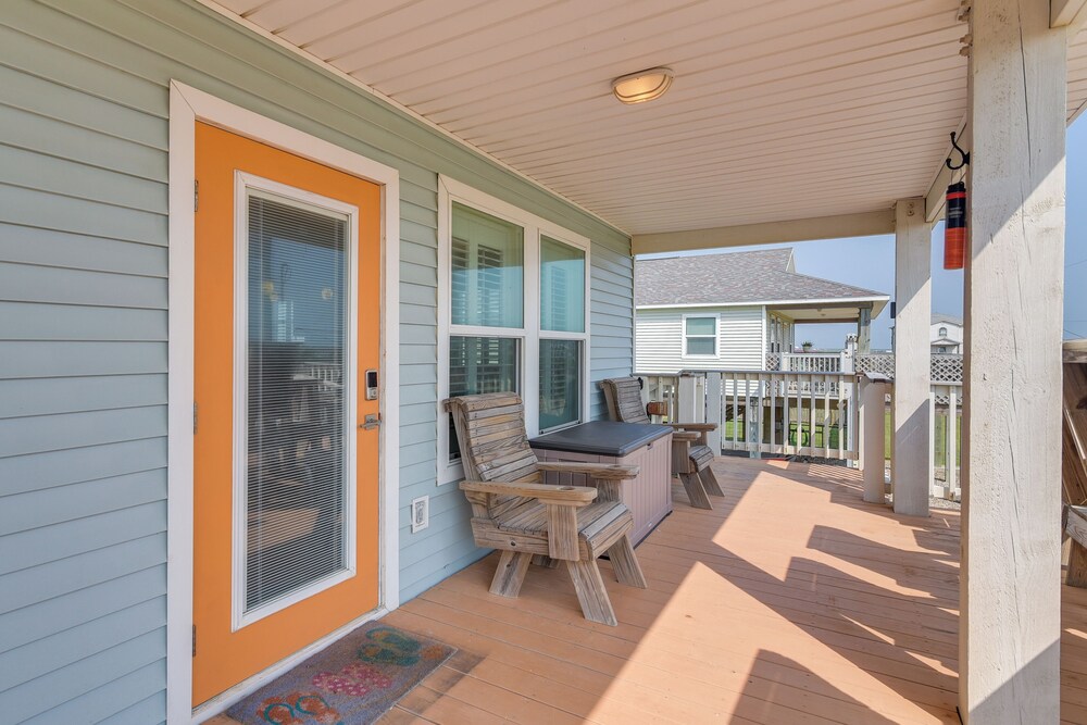 Walk to Shore: Surfside Beach Home w/ Bay Views