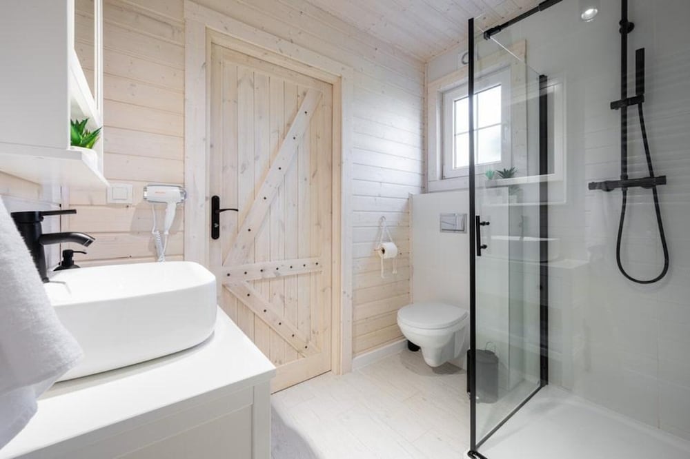 Beachside House in Kopan With Heated Pool